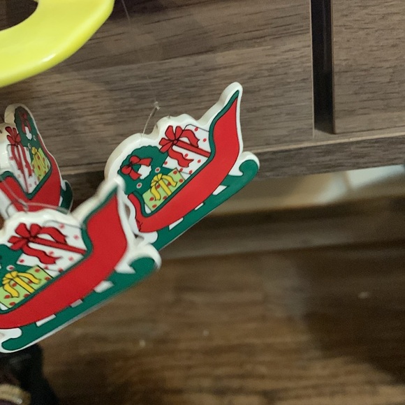 Vintage RUSS Miniature Holiday Wind Chime, tre ornament, 3 Sleighs, * - Picture 3 of 5